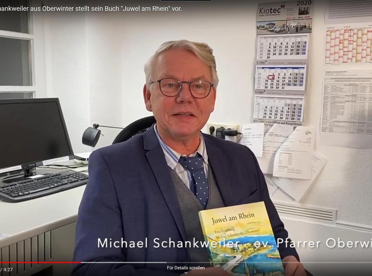 Pfarrer Michael Schankweiler stellt sein neues Buch "Juwel am Rhein" vor.