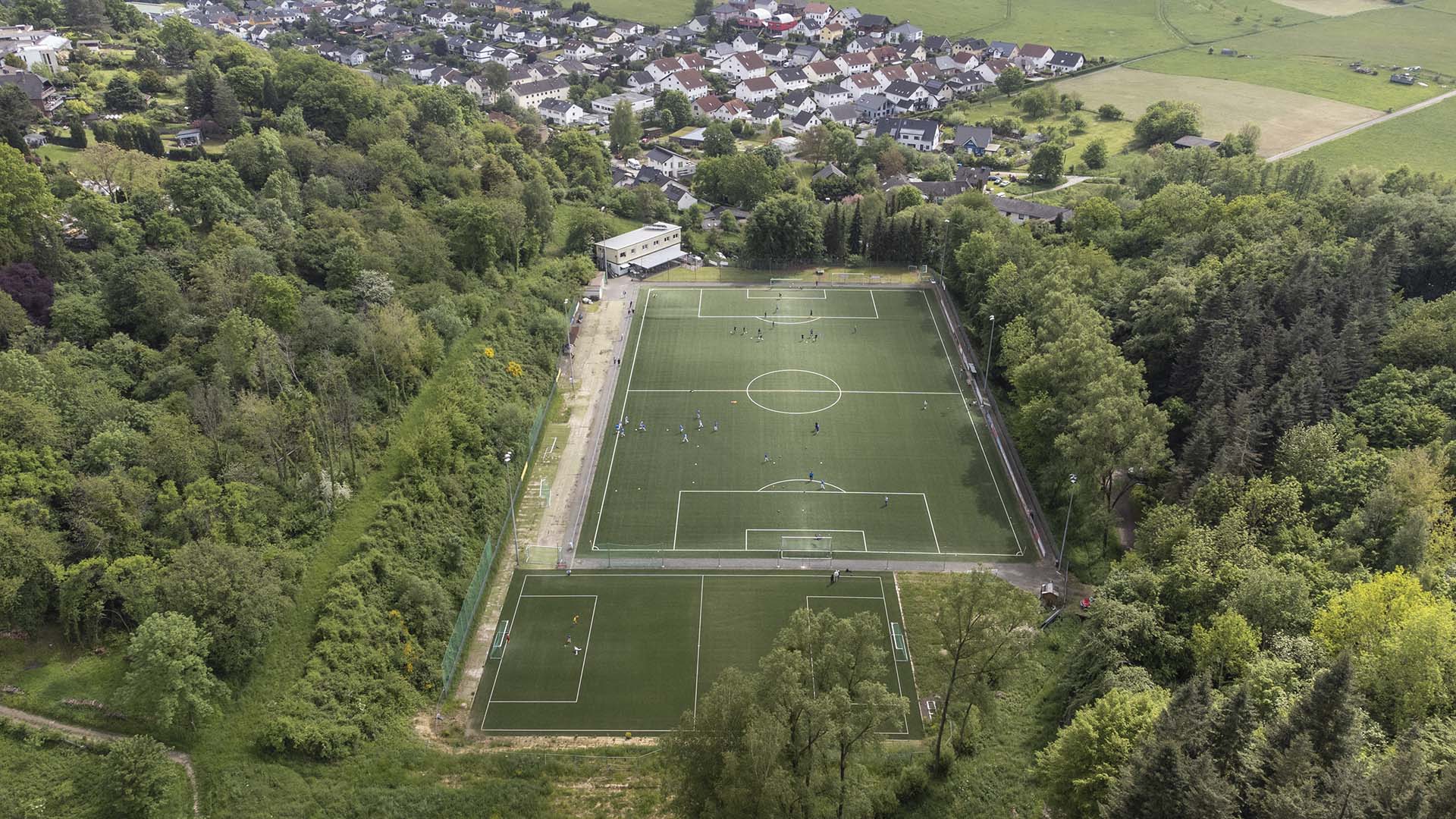 Das Walter Assenmacher Stadion in Oberwinter - TuS Sportverein, Fußballverein